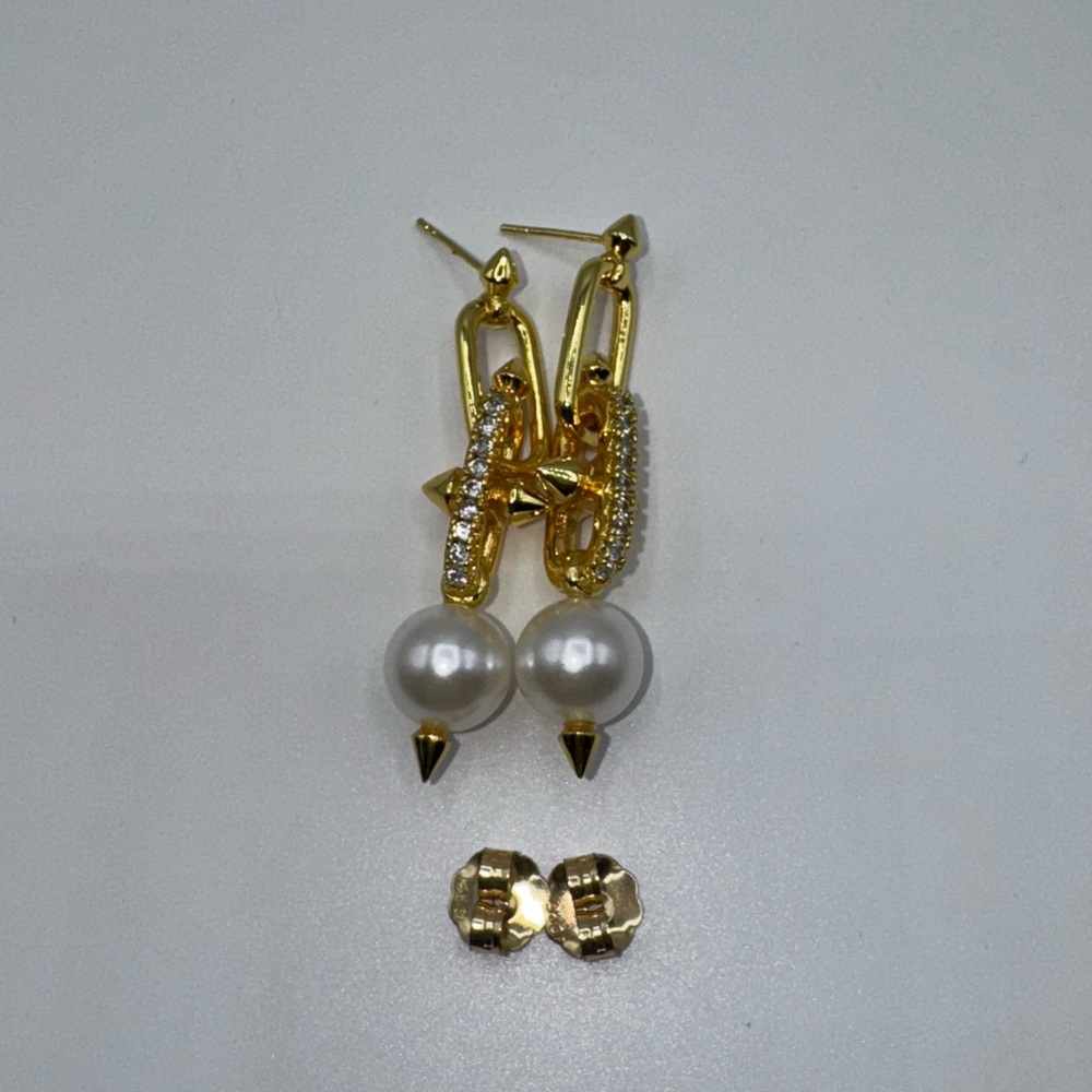 🚨FINAL PRICE🚨 Titan Pearl Earrings - Picture 4 of 8